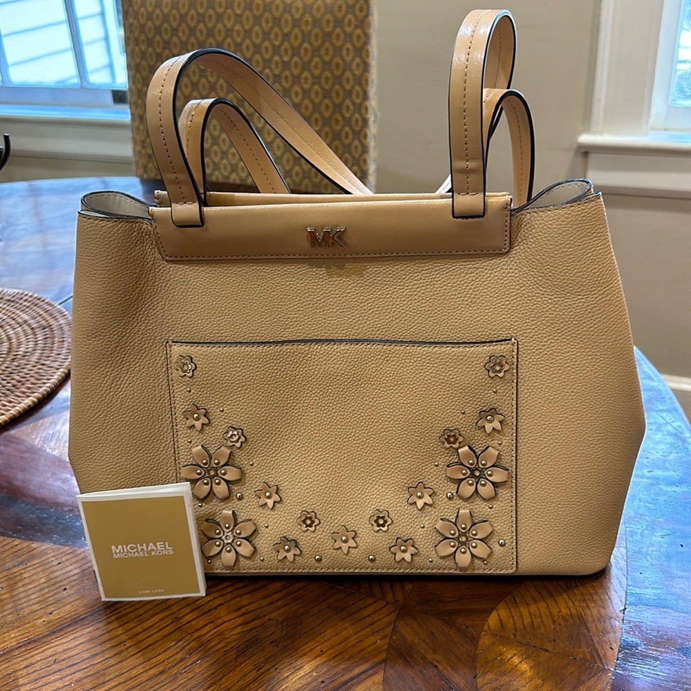 Michael Kors tan purse